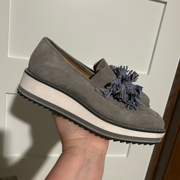 Johnston & Murphy Gray Gracelyn tassel Loafer Size - Picture 4 of 10